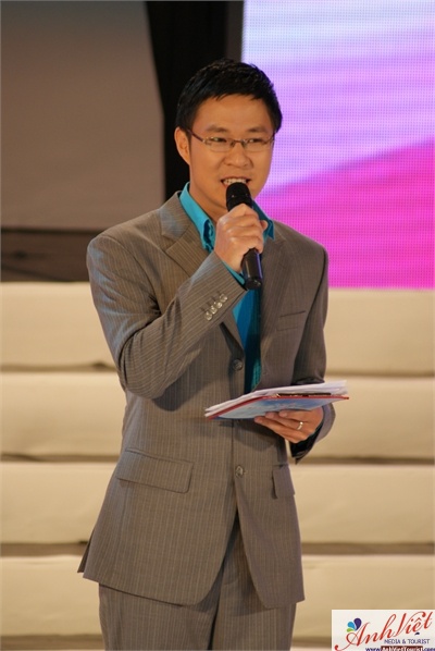 MC ANH QUÂN: Tôi thấy bình an khi được làm từ thiện